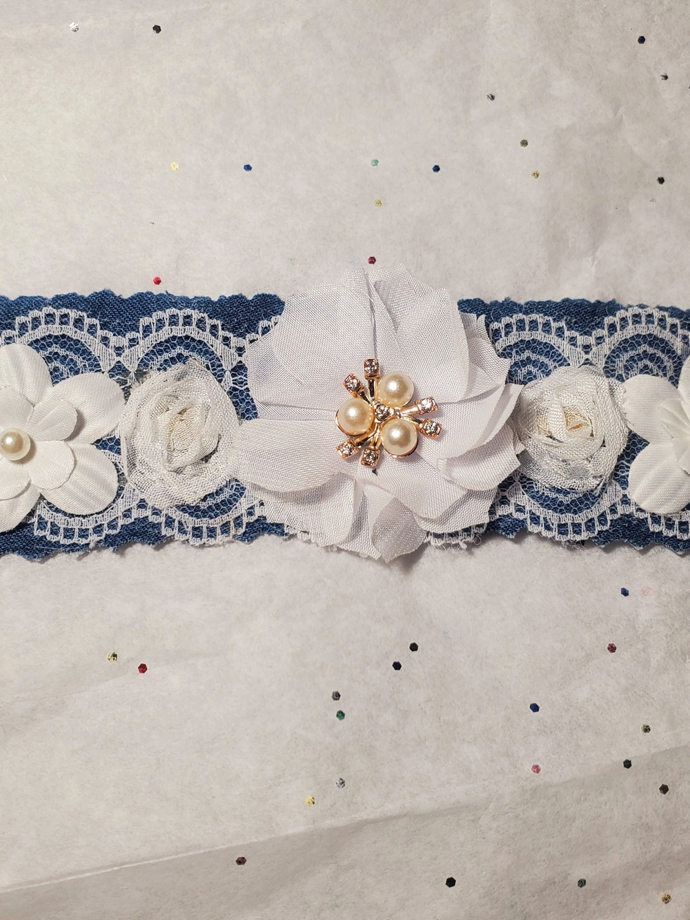 White Floral Pearl Bracelet with Lace Trim